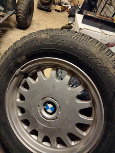 Зимние шины BMW (3 фото из 5)
