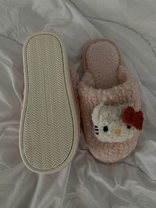 Тапки hello kitty (2 фото из 2)