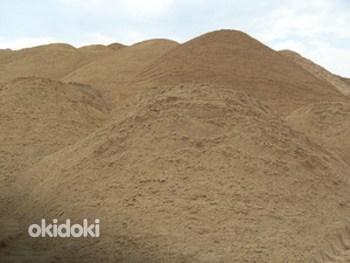 Песок, строительный, засыпной, просеянный, для песочниц (фото #1)