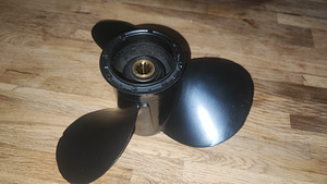 Suzuki paadimootori sõukruvi, 9.25x11, DT9.9A, DT15A jt (4 foto / 6)