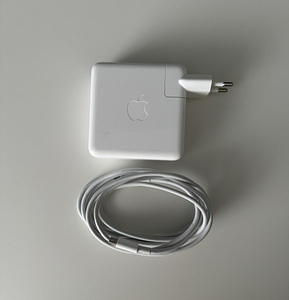 MacBook Pro 2019 16" Space Gray i9 / 16GB RAM / 1TB SSD (4 foto / 8)