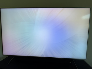 Samsung QLED UHD 4K Smart TV (2 фото из 6)
