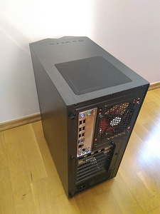 Xeon E5-2689/X79/64GB RAM/NVMe 256GB/GTX 1070 8GB (7 foto / 10)