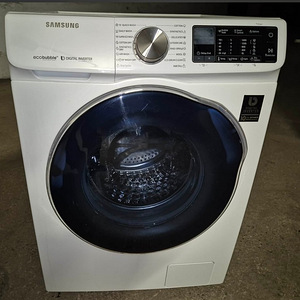 Стиральная машина с сушкой Samsung WD10N642RAW 10кг и 6кг 1400об (4 фото из 8)