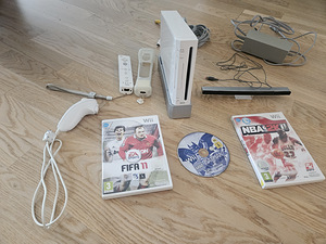 Nintendo Wii kolme mänguga (1 foto / 1)