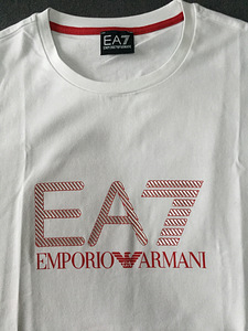 EA7 / Emporio Armani (1 foto / 3)