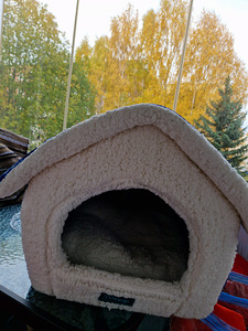 Кошачий домик (1 фото из 2)