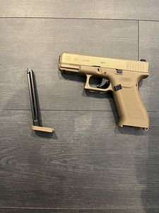 GLOCK 19x airsoft (3 foto / 4)