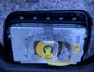 Citroen C1 / peugeot 107 / toyota aygo airbag (2 foto / 2)