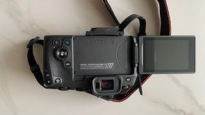 Canon hübriidkaamera EOS R8 kere (4 foto / 5)