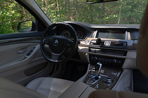 BMW F11 520D Facelift / Modern line (8 foto / 15)