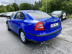 Skoda Octavia (6 foto / 12)