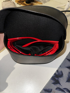 Balenciaga Gotham Cat Sunglasses (2 foto / 2)