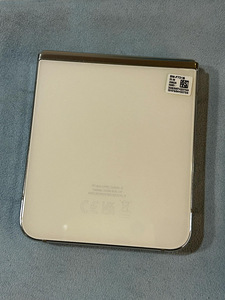 Samsung Galaxy Flip5 5G, 256GB (4 фото из 4)