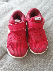 S.23.5 Nike kerged ja mugavad tossud (3 foto / 5)