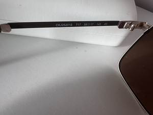 Мужские солнцезащитные очки Calvin Klein (3 фото из 3)