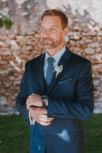 Igasuguse keerukusega rõivaste õmblemine ja parandamine (1 foto / 4)
