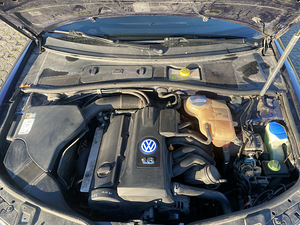 Volkswagen Passat 2001 (8 foto / 11)
