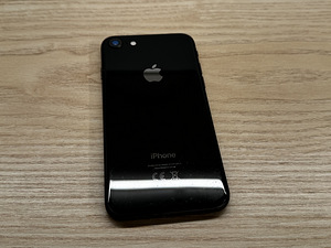 iPhone 8 64GB (3 фото из 3)