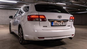 Toyota Avensis 2.2 D-4D T27 (8 foto / 11)