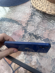 iPhone 12 (4 foto / 5)
