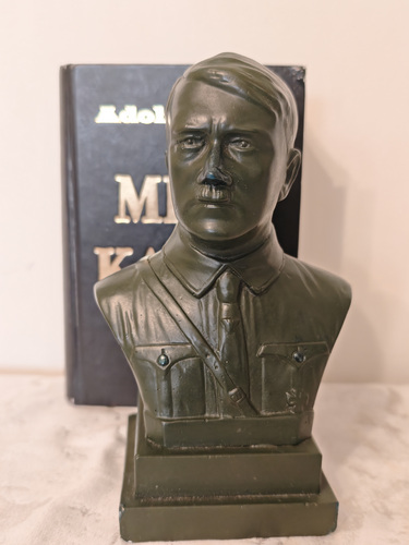 Hitleri büst