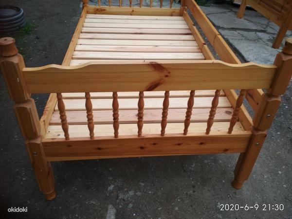 Деревянная детская кровать с матрасом (фото #2)
