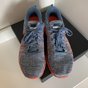 Meeste tossud nike flyknit max s.44,5 sobib 43 (2 foto / 2)