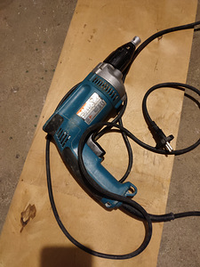 Makita (1 foto / 1)