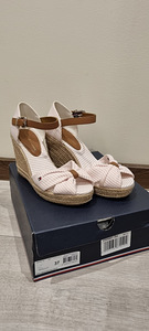 Tommy Hilfiger kingad, suurusele 36 (1 foto / 7)
