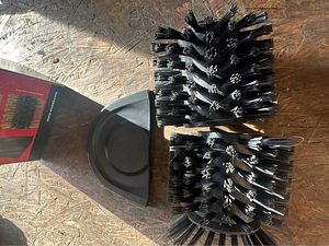 AKUHARILIHVMASIN EINHELL GE-CC 1 +PINNASEPUHASTUS PICOBELLA (4 foto / 4)