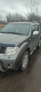 Nissan Pathfinder (2 фото из 8)