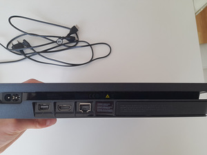 PlayStation 4 + PlayStation VR V2 (4 foto / 8)