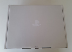PlayStation 4 + PlayStation VR V2 (8 foto / 8)