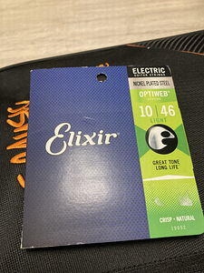 Elektrikitarr vintage v6m24 (9 foto / 10)
