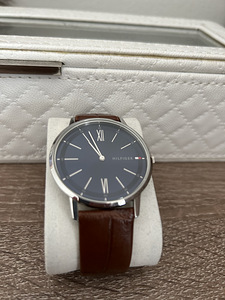 Tommy Hilfiger käekell meestele (1 foto / 1)