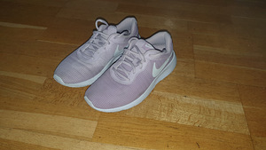 Lillad Nike tossud, suurus 37,5 (1 foto / 3)