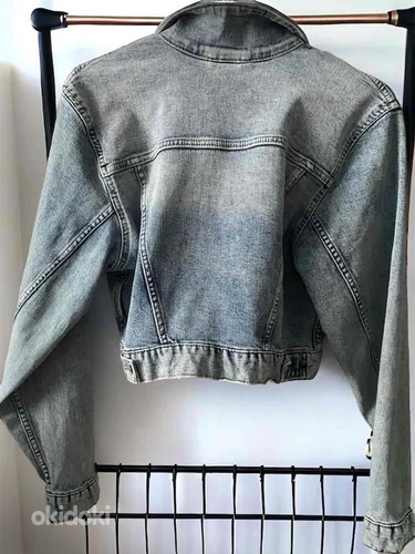 Укороченная джинсовая куртка Размер: XS/S. (фото #2)