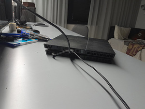 Playstation 4 koos 3 mänguga ja joysticki laadija. (3 foto / 6)