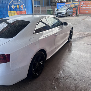 Müün Audi A5 kupee. aasta 2012 . (2 foto / 9)