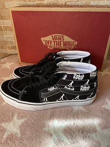 Новые кроссовки Vans 42 (1 фото из 3)