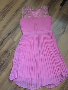 Платье Guess, размер 130 (8а) (2 фото из 5)
