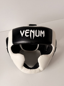 Шлем VENUM (1 фото из 2)