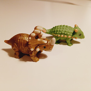 Kinder Surprise NATOONS серия, пара фигурок. (1 фото из 5)