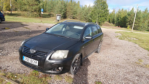 Toyota Avensis D-4D (1 foto / 12)