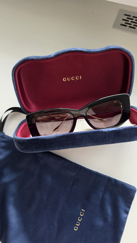 Новые очки Gucci.