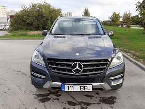 Mercedes benz ML350 (1 foto / 6)