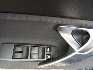 Nissan Primera 2.0 (7 foto / 15)