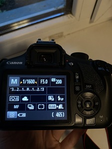 Canon Eos 1300D peegelkaamera (5 foto / 5)