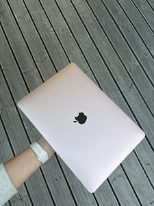 Macbook air m1 2020 256gb (1 foto / 7)